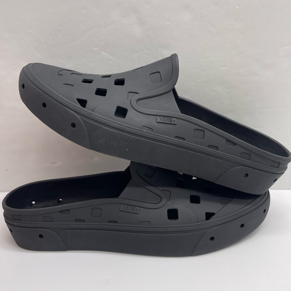 Vans Slip-On Clogs Slip-On Mule Trk
Black
VN0005V8BLK Tracking Sneakers - Picture 10 of 16